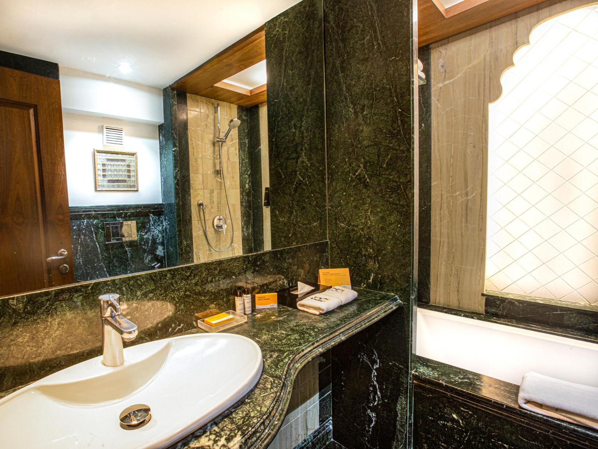 Hotel Bawa Continental Bombay Eksteriør billede